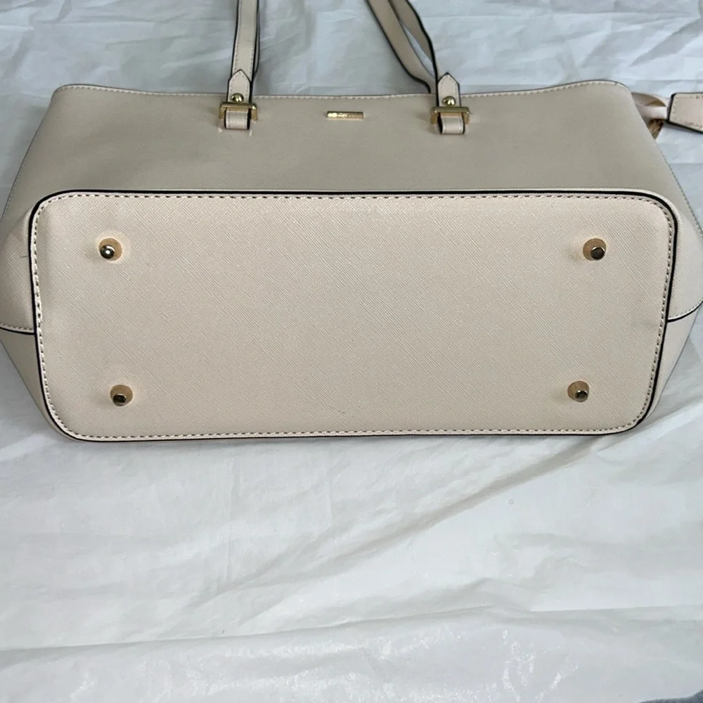 LIKE NEW Lovevook Classic Shoulder Tote Laptop Bag